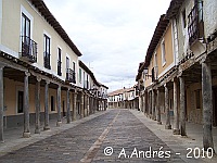 Calle con soportales