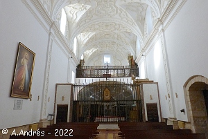Interior de la iglesia conventual